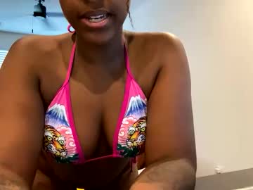 zoemovesme